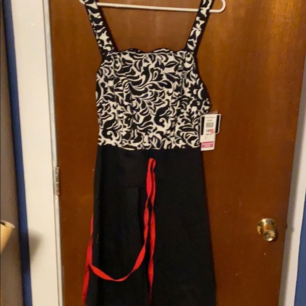 Sundress - Picture 2 of 2